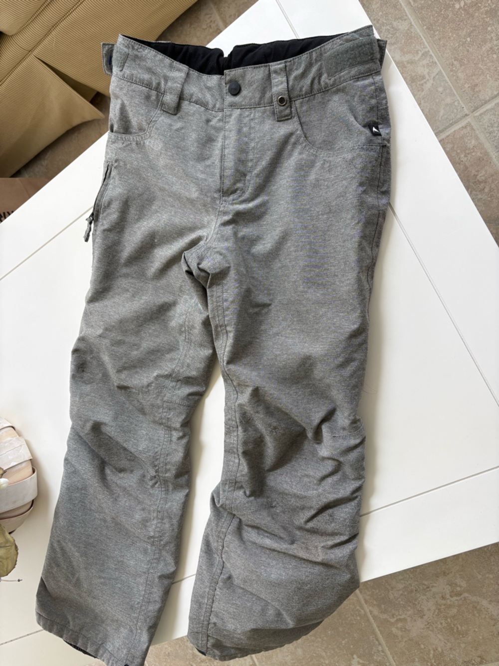 Burton Youth snowboarding pants. Room to grow adjustable. Sz M